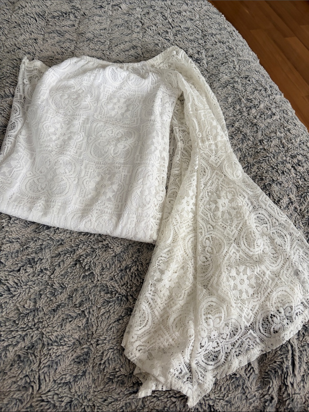 White Off-Shoulder Lace Bell sleeve mini dress